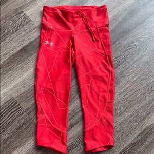 Under Armour Geometric Red Capri Leggings